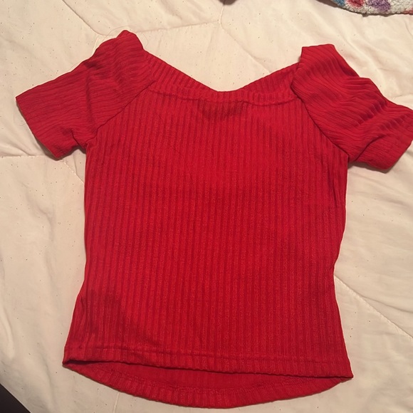 Red top - Picture 2 of 2